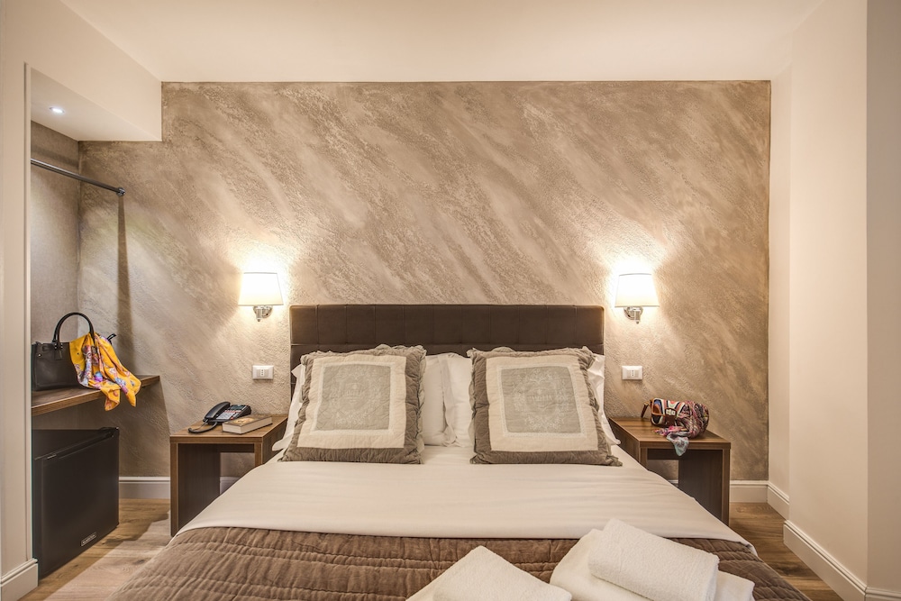River Luxury Suites 17/25