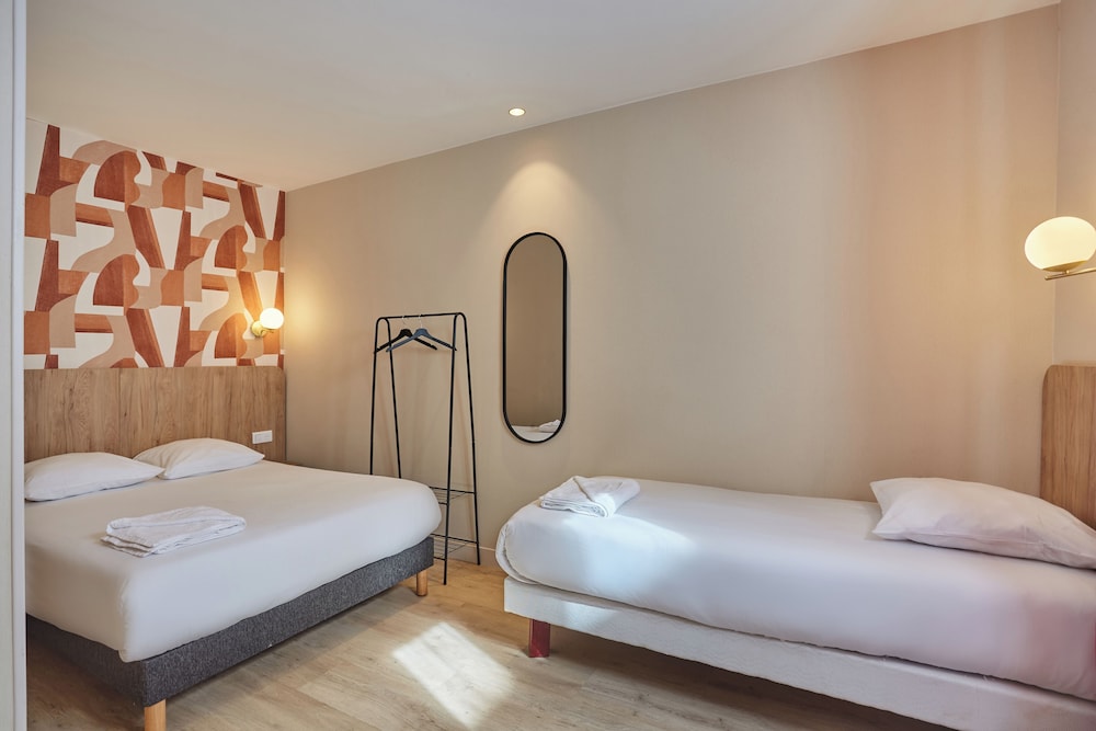 Merryl Hotel 12/43