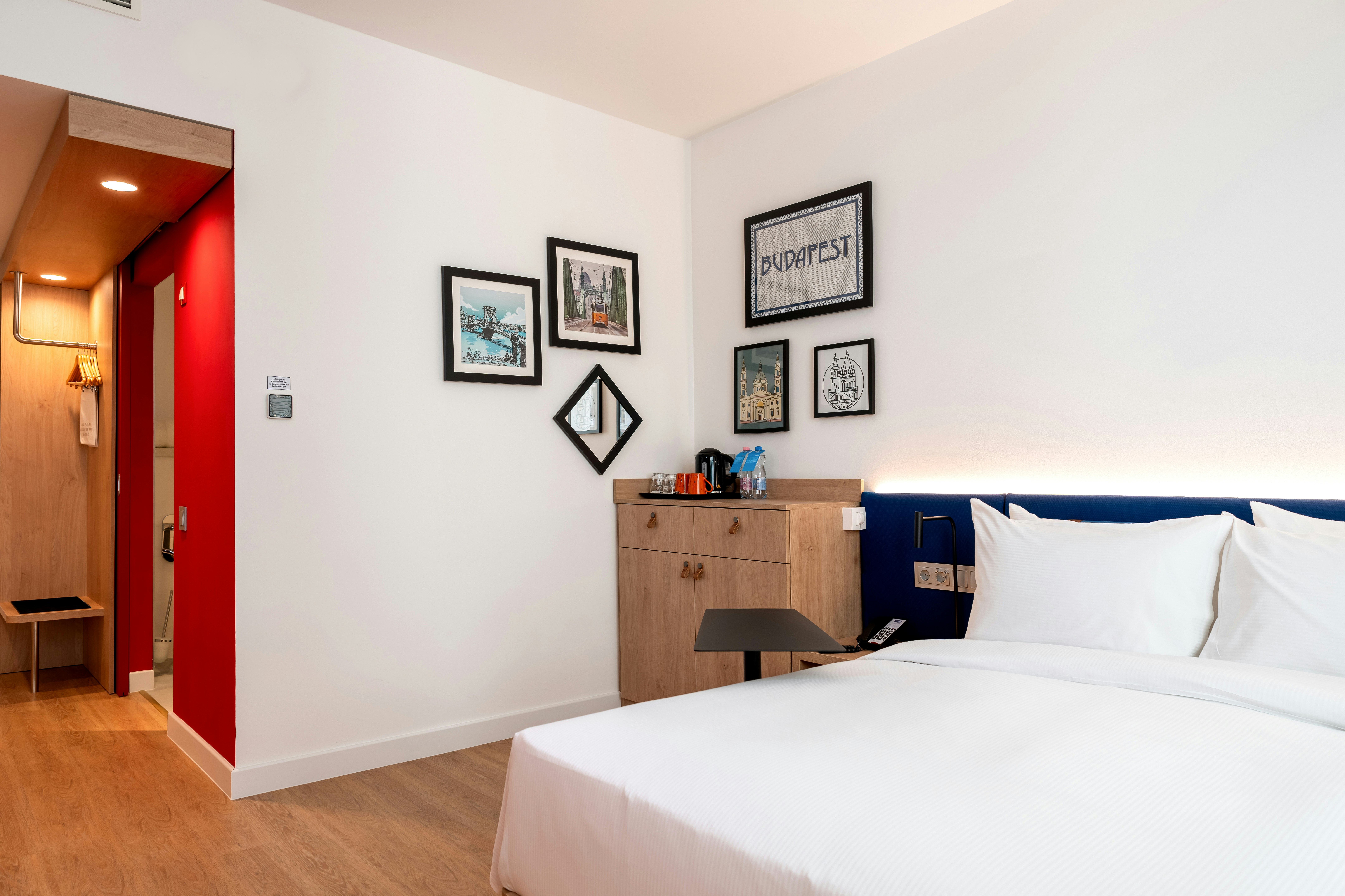 ROOM, QUEEN BED, ACCESSIBLE