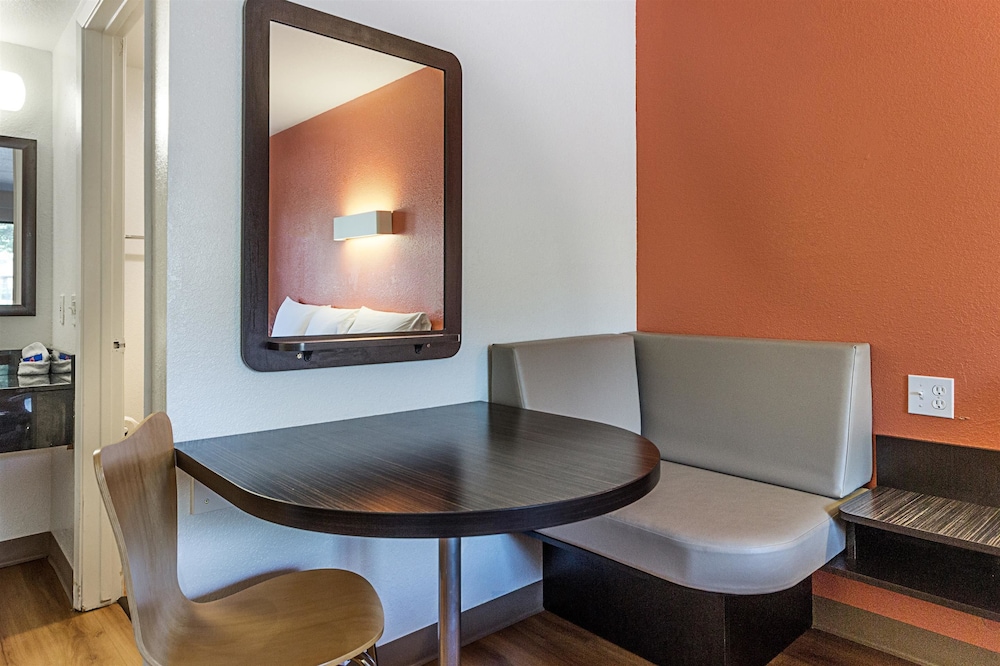 Motel6 Fresno, CA 38/51