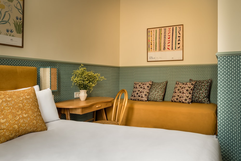 Hotel Abril 19/50