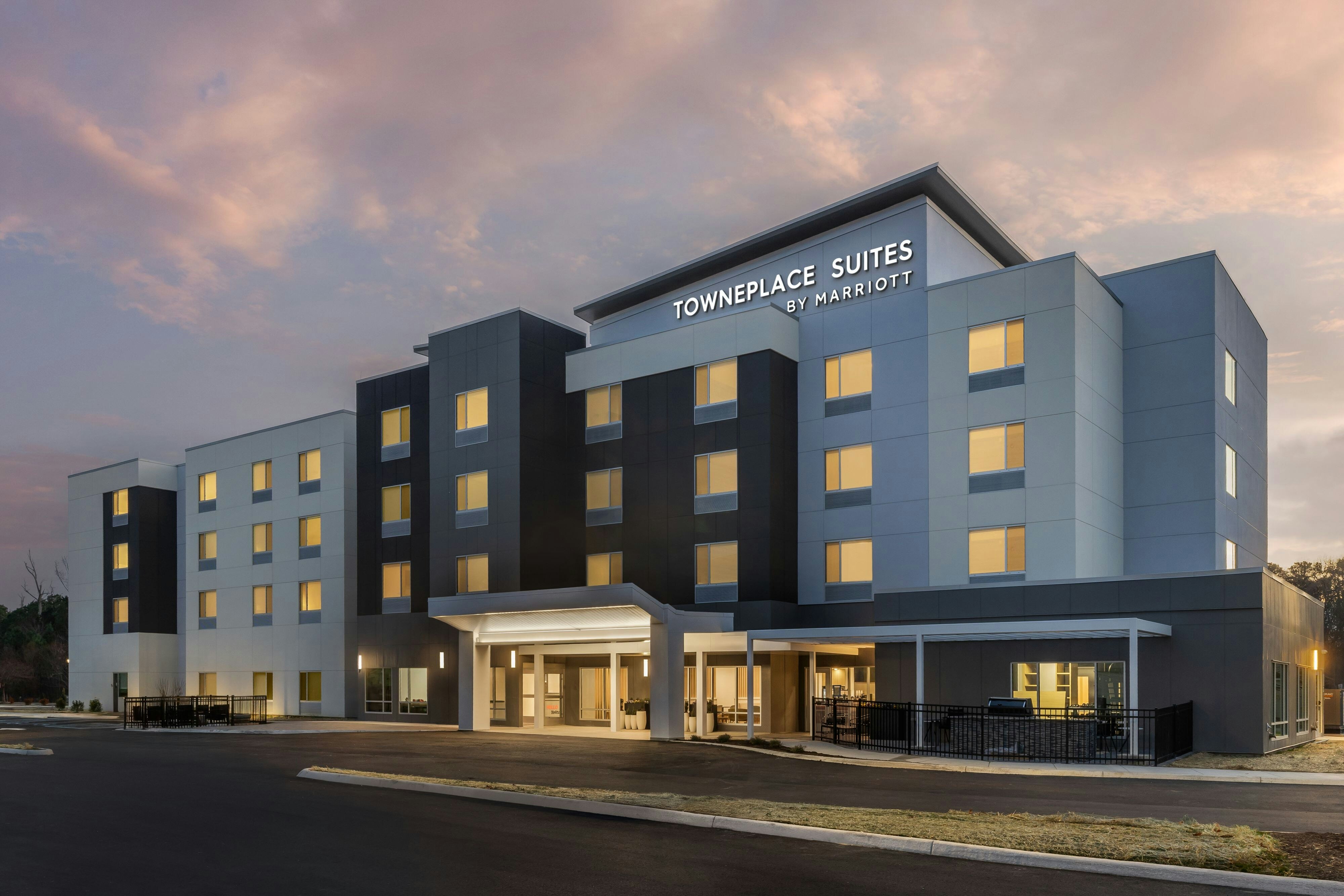 Towneplace Suites By Marriott Newport News Airport 1/17
