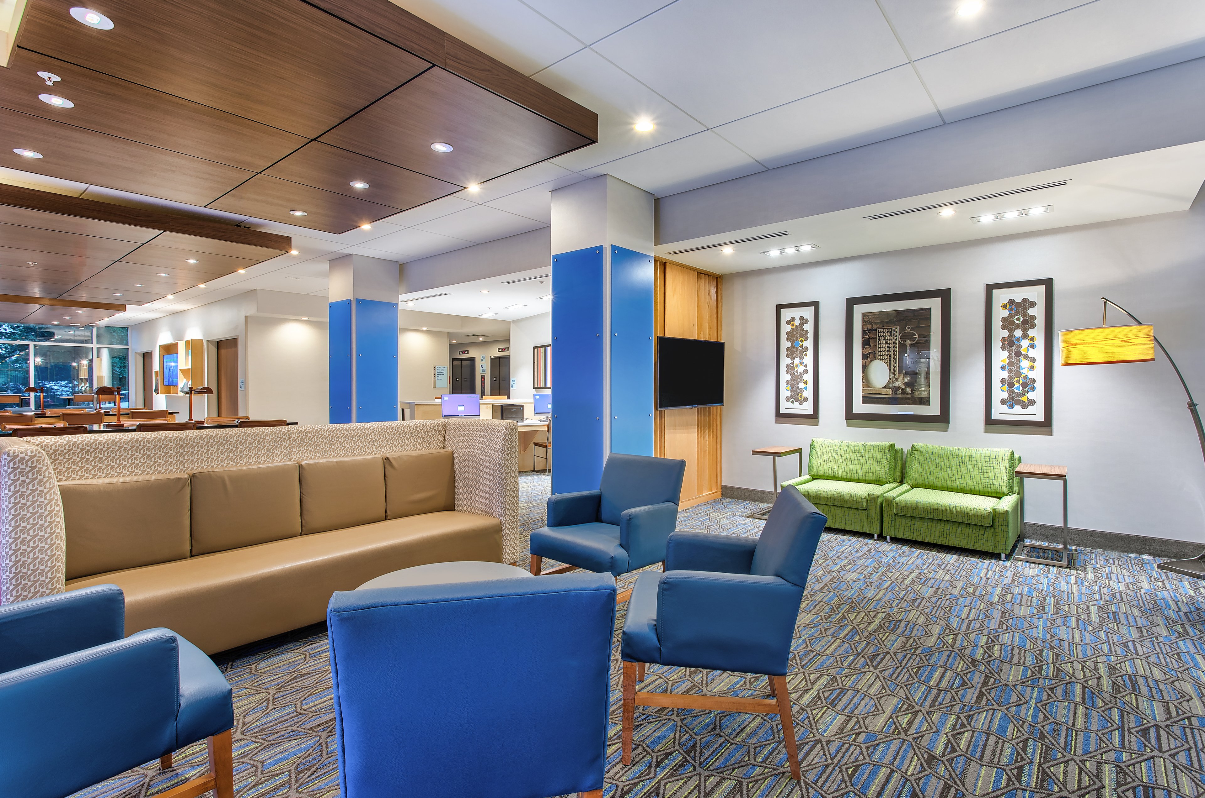 Holiday Inn Express Williamsburg 54/66