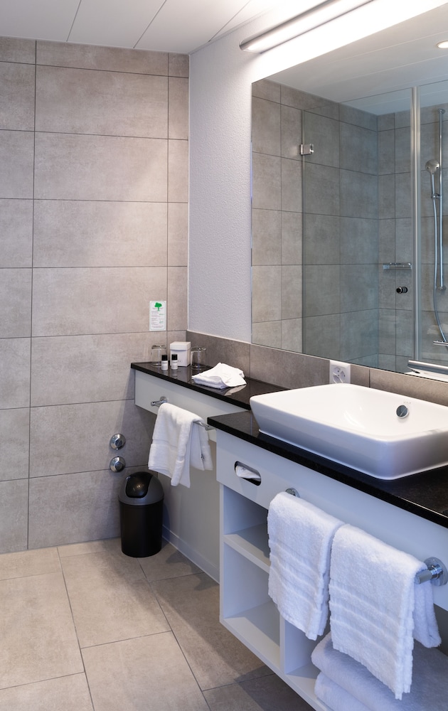 Jet Hotel Zurich Airport 45/45