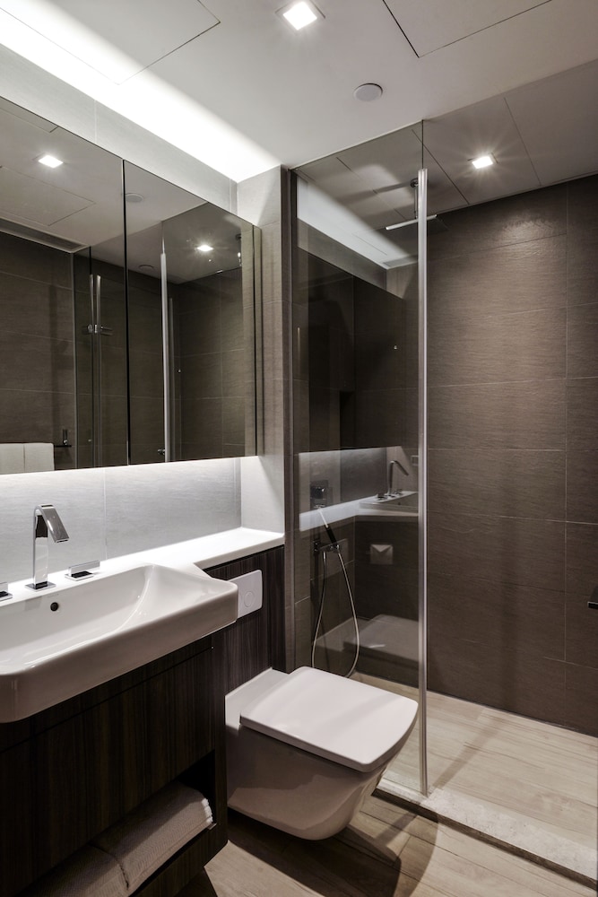 CM+ Hotels and Serviced Apartments 43/44