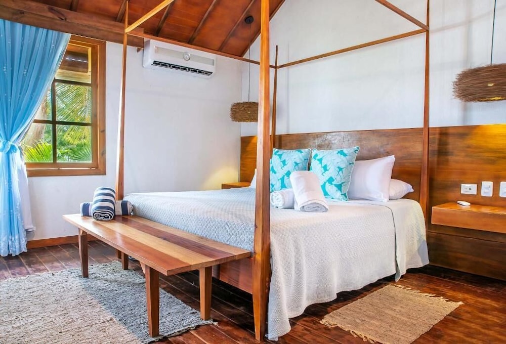 CARIBBEAN, SUITE, HOUSE, KING BED, OCEAN FRONT