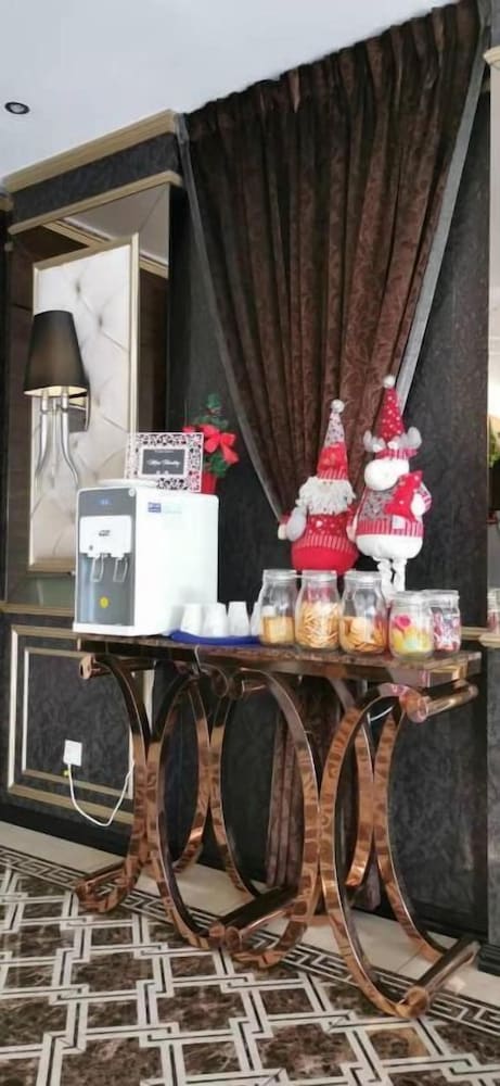 Hermess Hotel 37/41