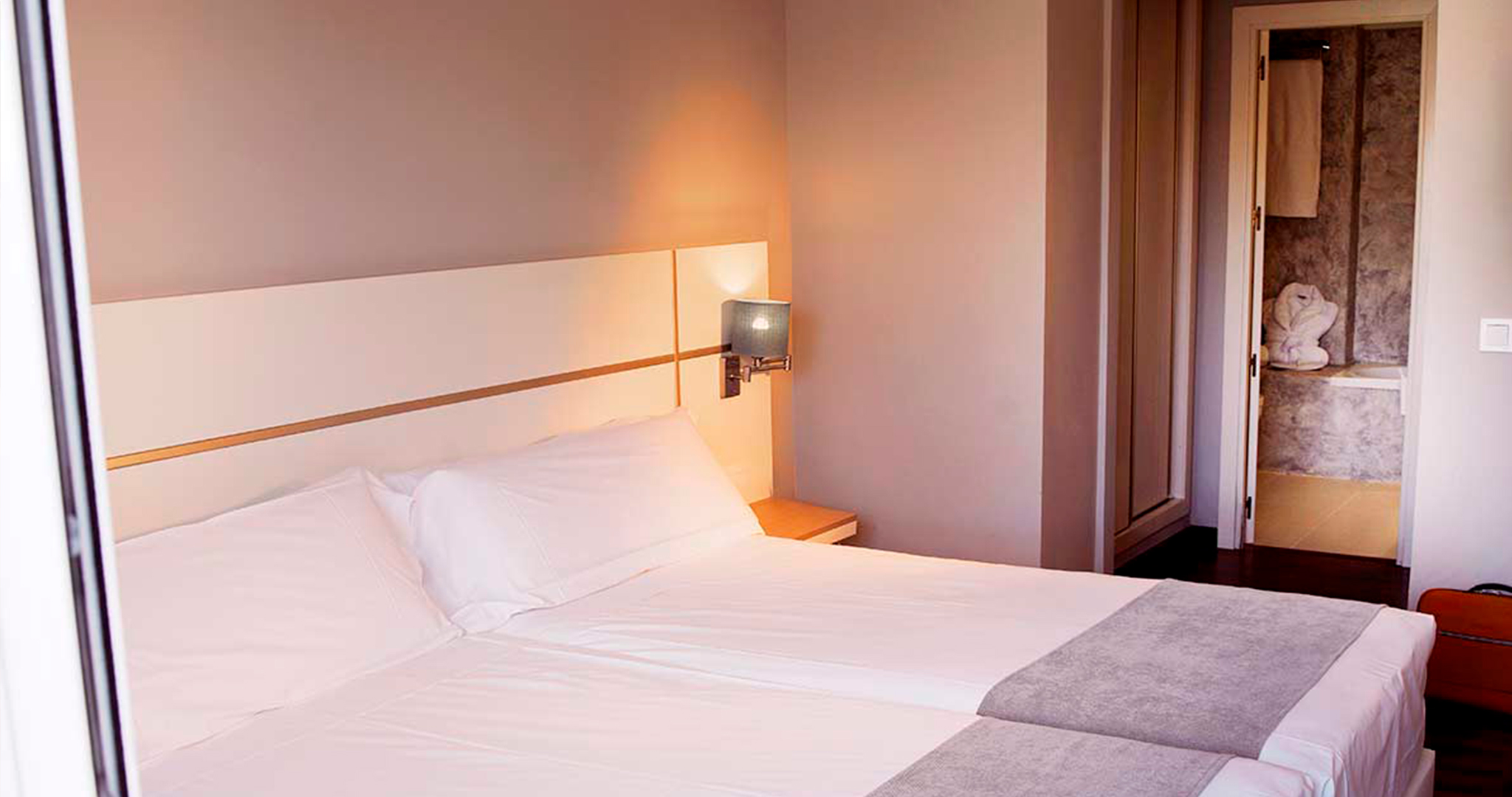 Room, Double Bed, Side Sea View, Attic