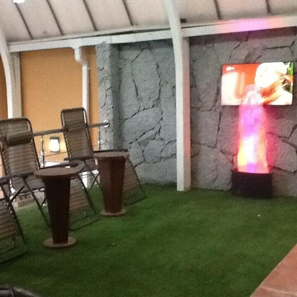 E-Suite Hotel 23/37