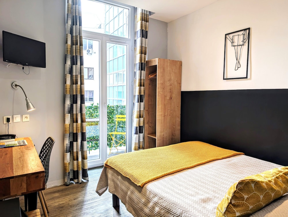Hotel H33 9/50
