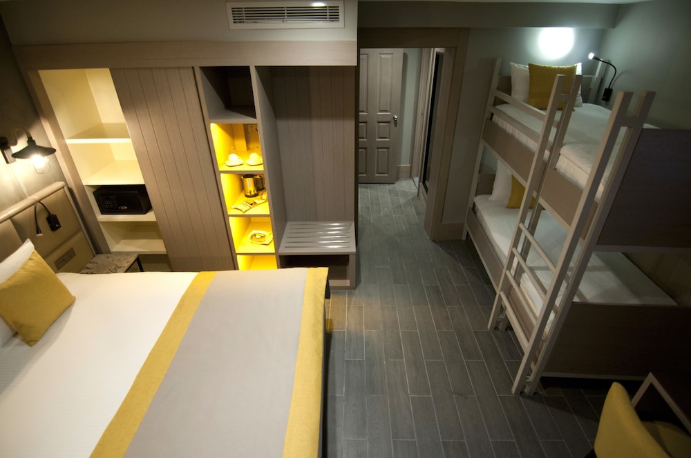 Hotel Seraglio 47/70