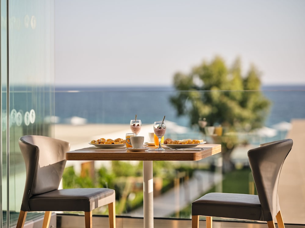 Cavo Orient Beach Hotel 29/50