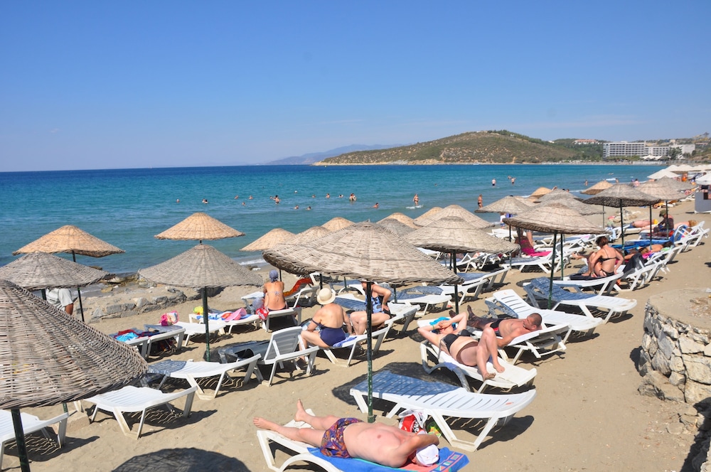 Pigale Beach Resort 58/66