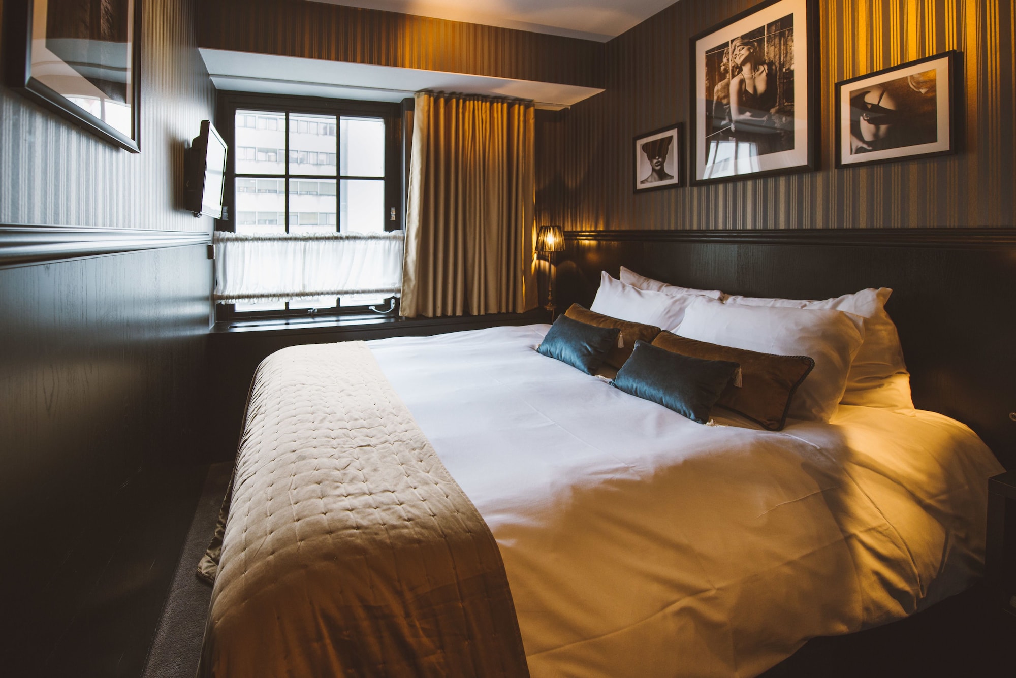 MINI, DOUBLE BED