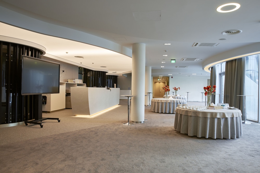 Tallink Express Hotel 10/68