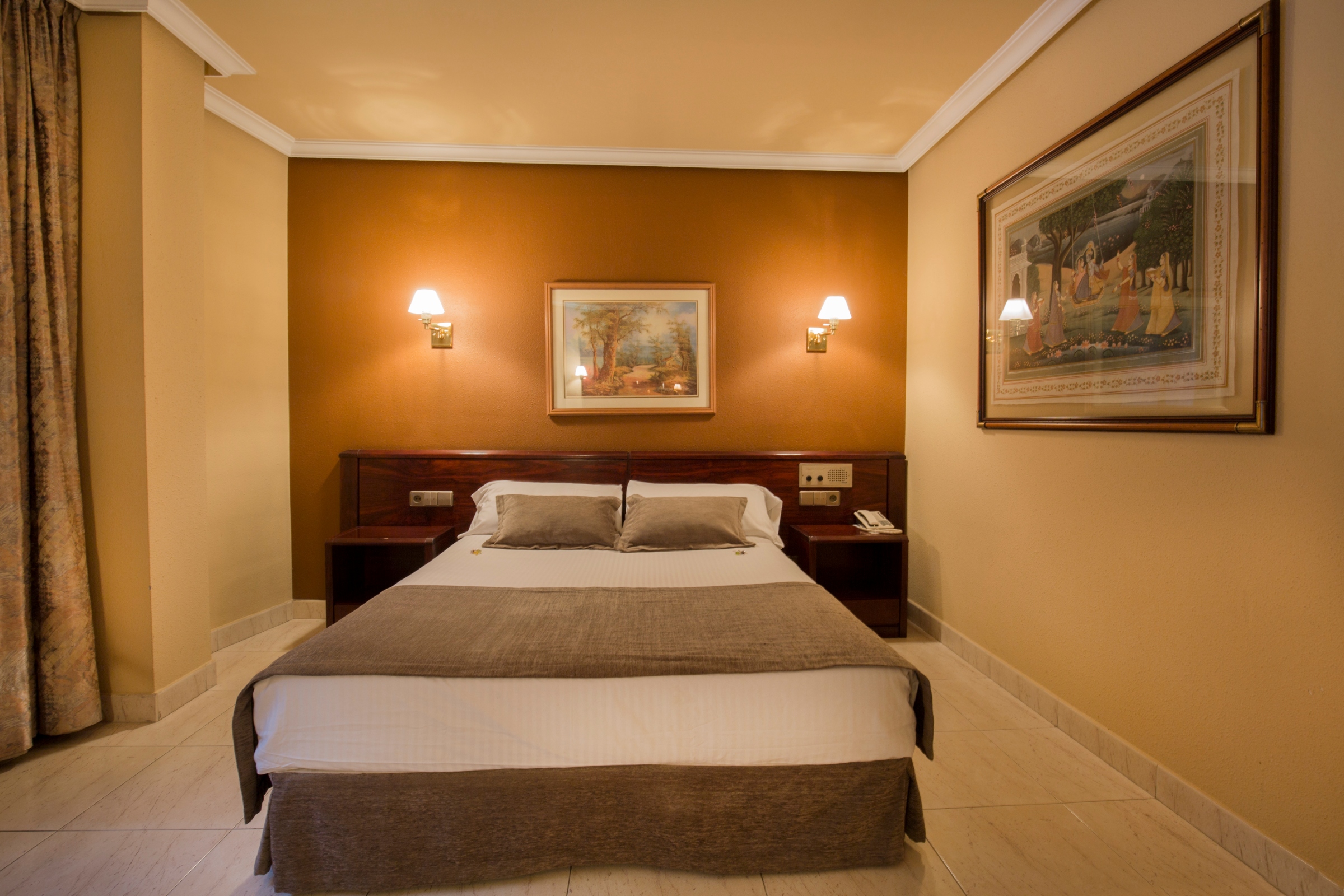 matrimonial room (2 adults)