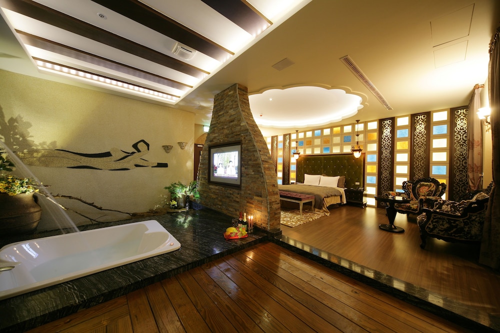 Dubai Villa Motel 47/69