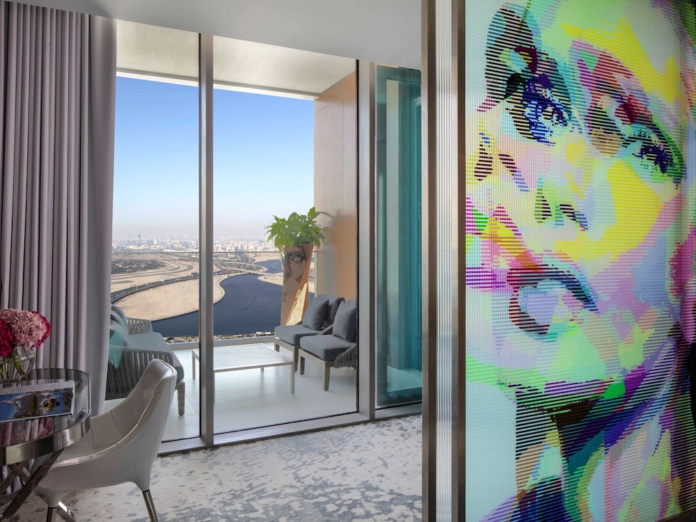 SLS Dubai Hotel and Residences 68/75