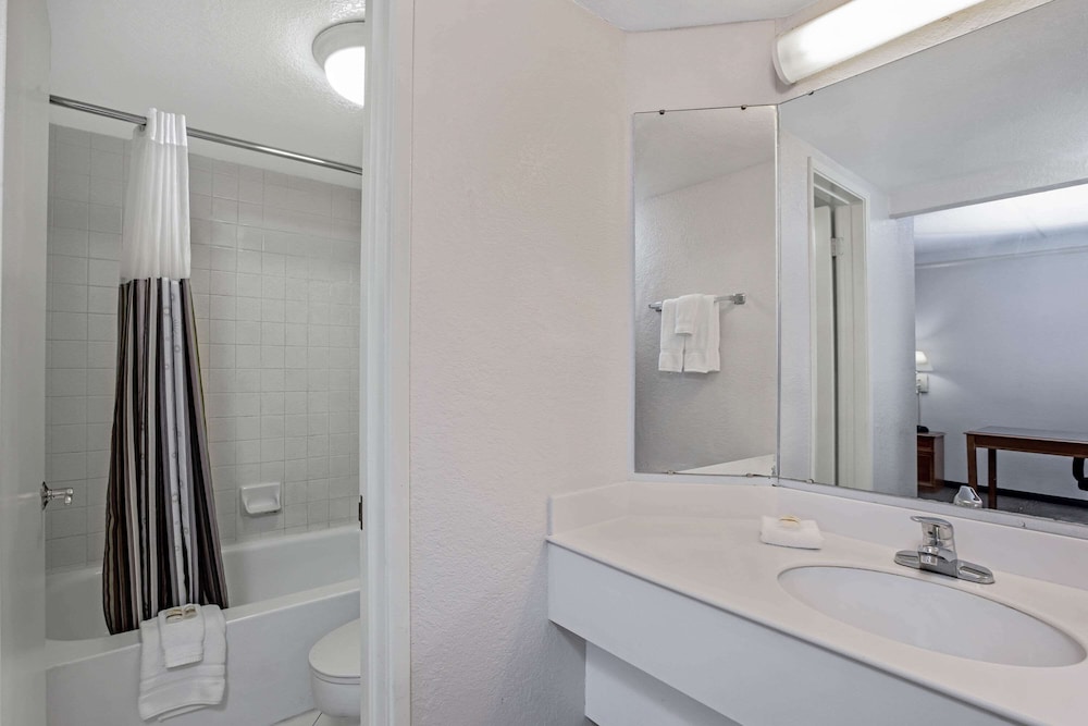 La Quinta Inn Stockton 24/53