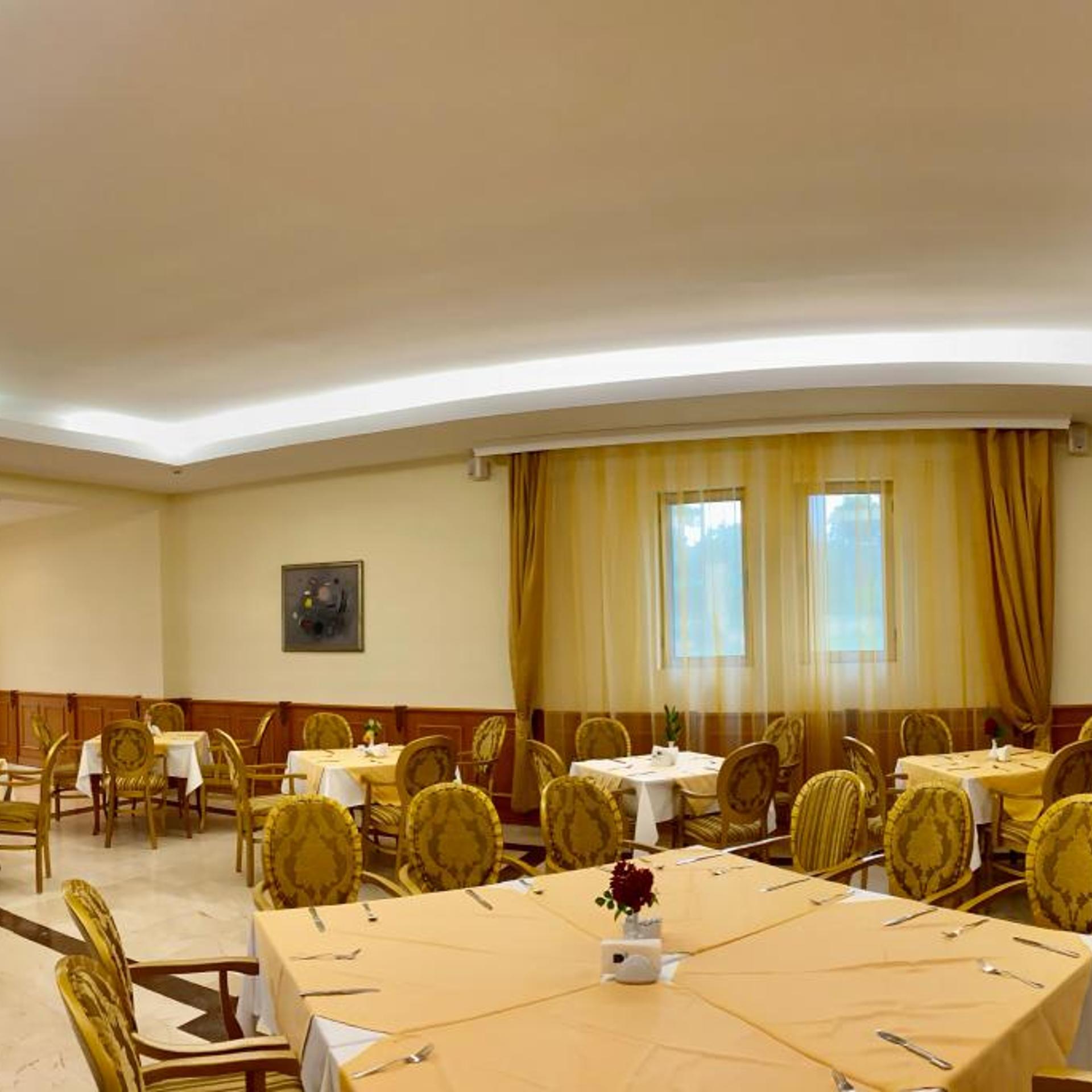 Marina Royal Palace 83/96