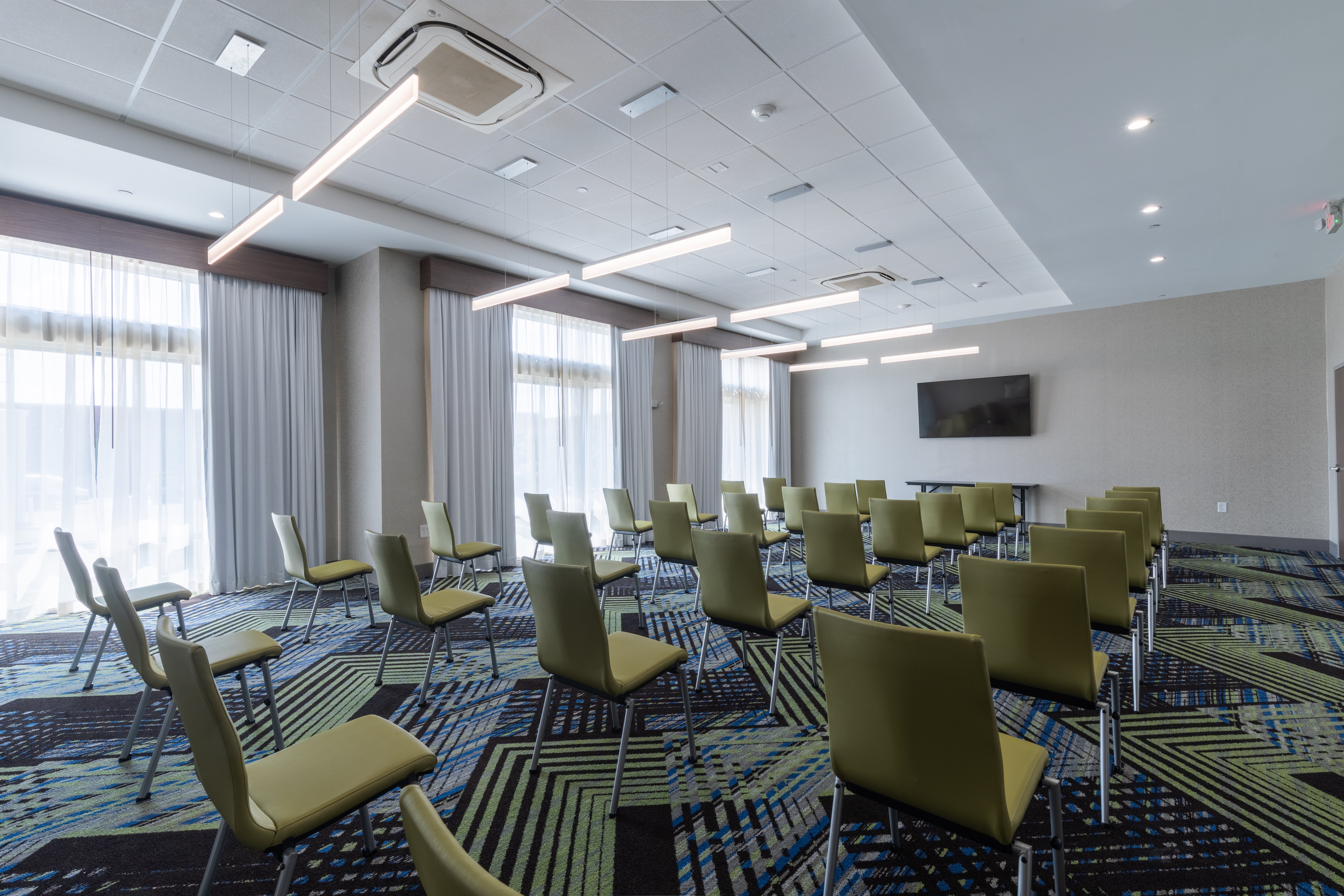 Holiday Inn Express & Suites Columbia Downtown – The Vista 51/60