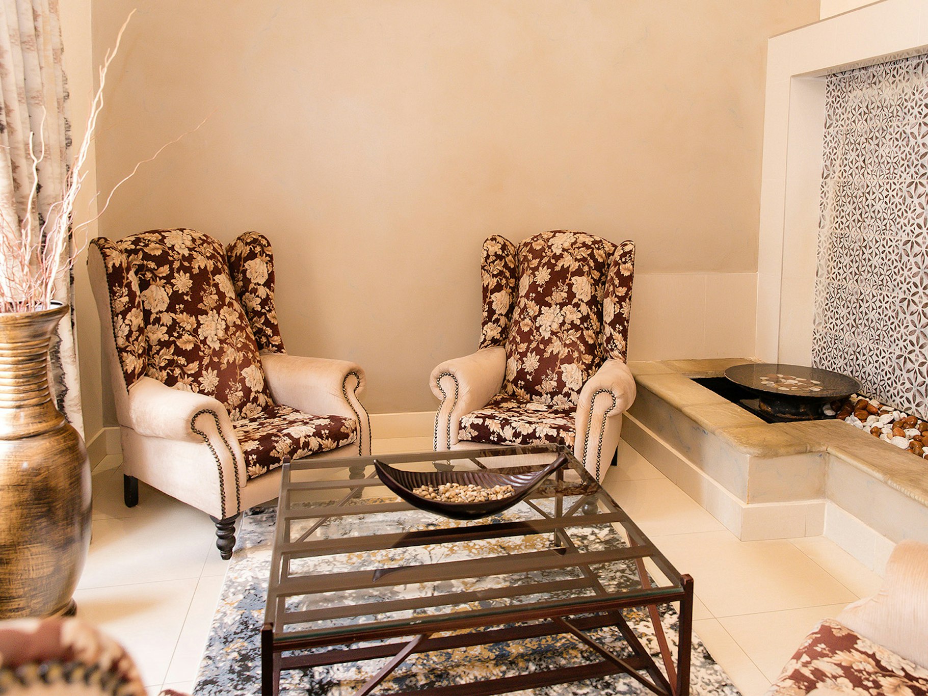 10 2nd Avenue Boutique Hotel 26/56