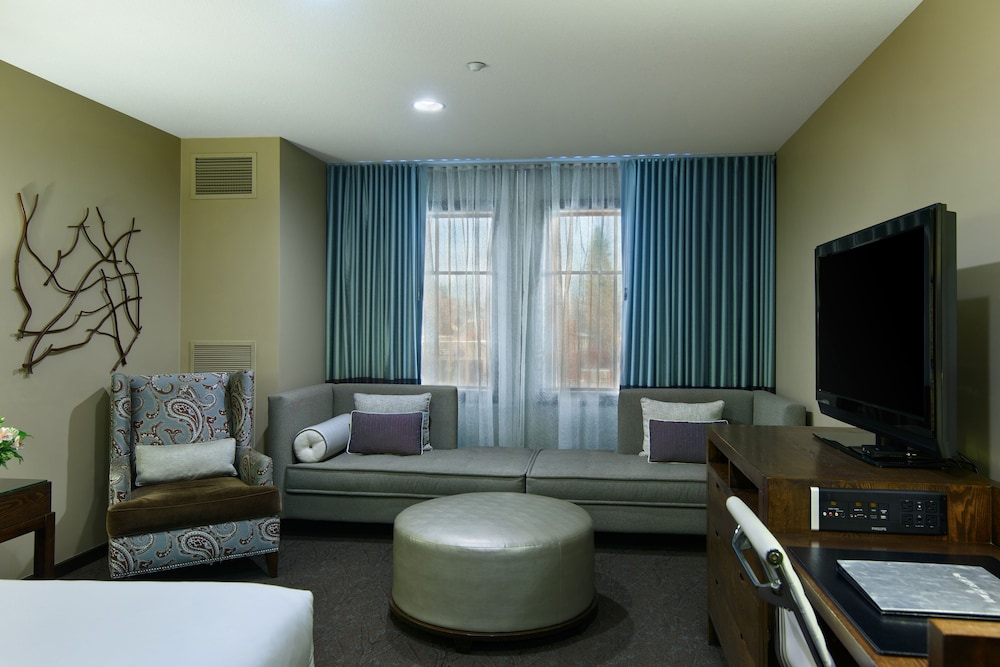 The Oxford Hotel Bend 34/65