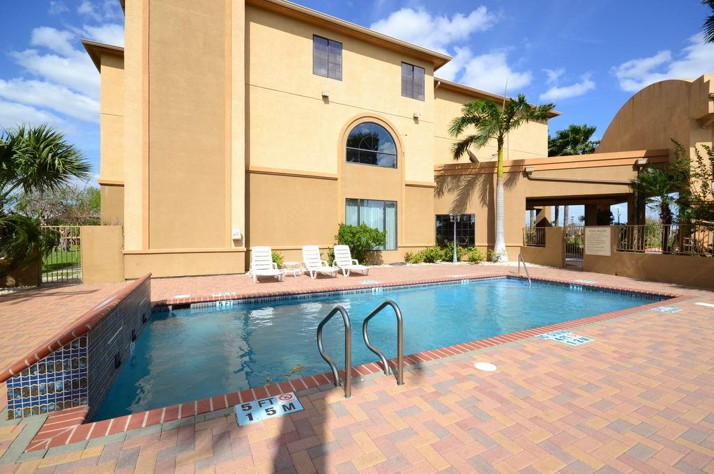Best Western Casa Villa Suites 2/28