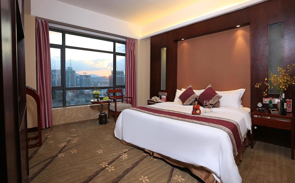 Ramada by Wyndham Longyan 15/55