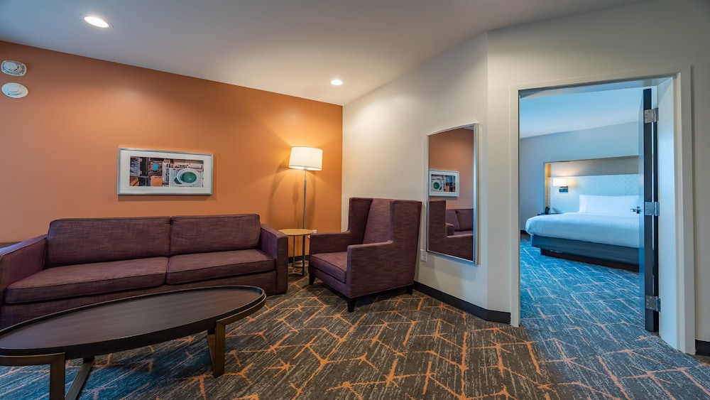 Courtyard by Marriott Atlanta Dunwoody 60/82