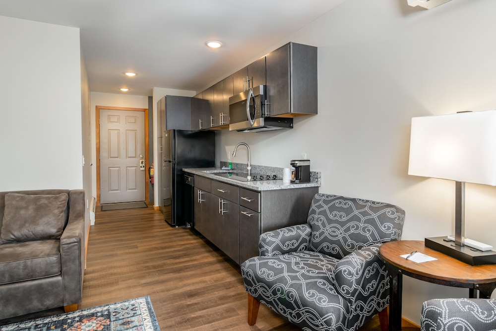 Grey Fox Inn Resort 49/66
