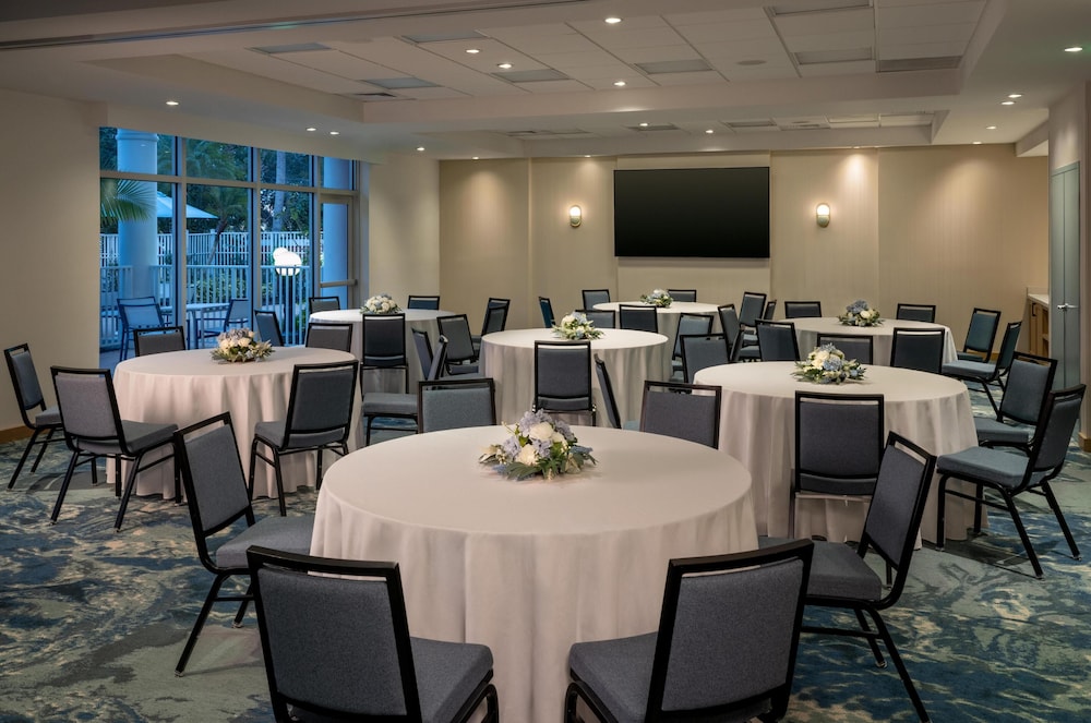 Hyatt Place Coconut Point 56/64