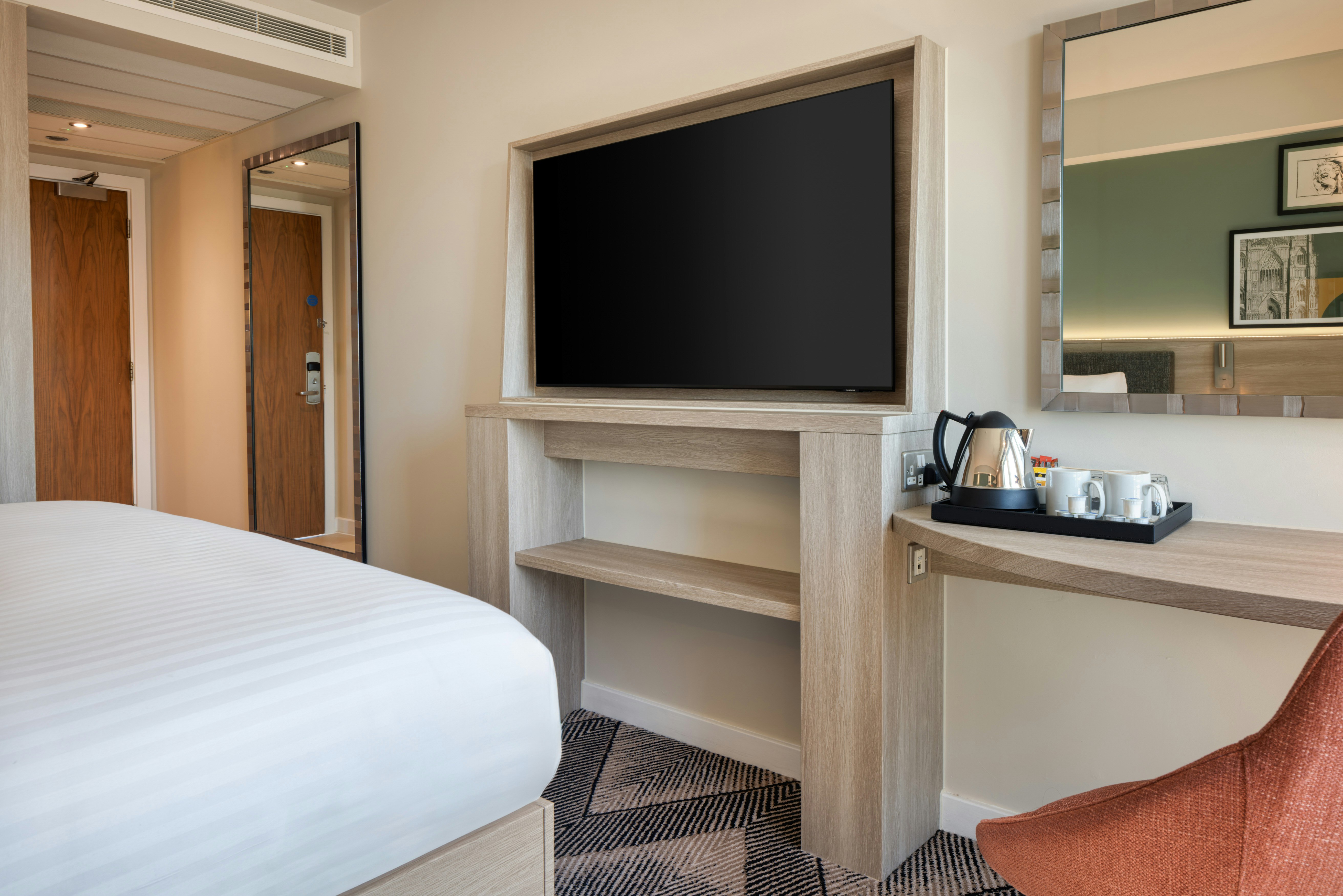 غرفة بسرير كينج في طابق مرتفع، HAMPTON BY HILTON YORK 3/4