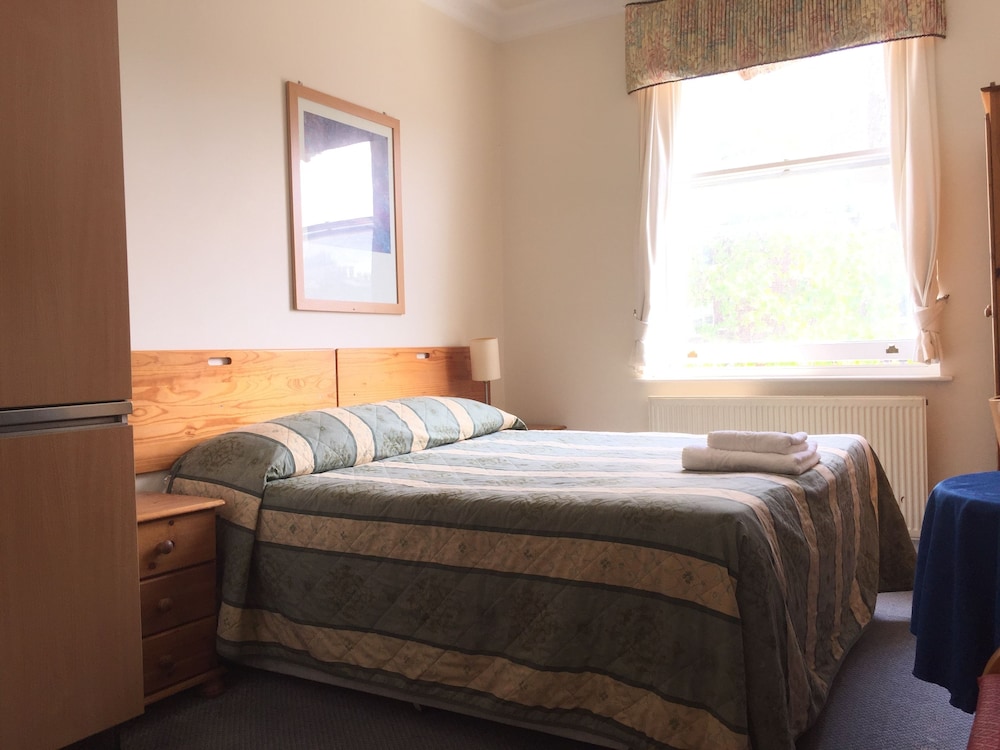 ROOM, DOUBLE BED