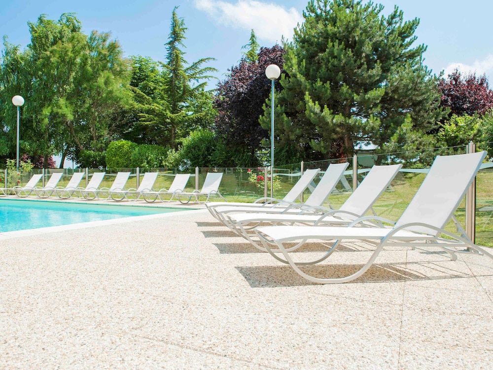 NOVOTEL BEAUNE 36/73