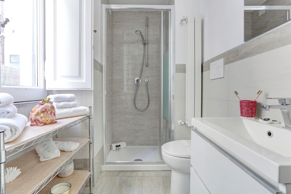 Santi Quattro Apartment & Rooms - Colosseo 43/49