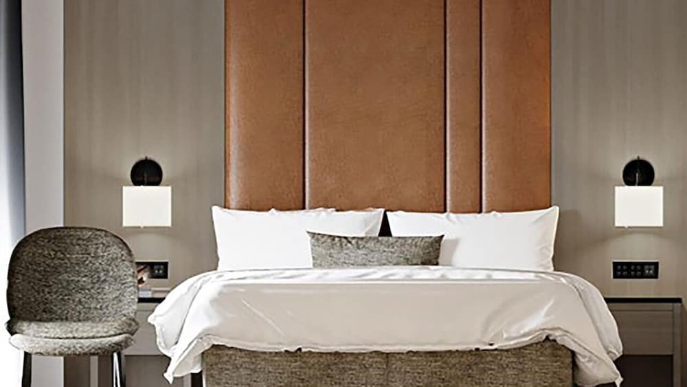 Ramada by Wyndham Bangkok Sukhumvit 11 42/83