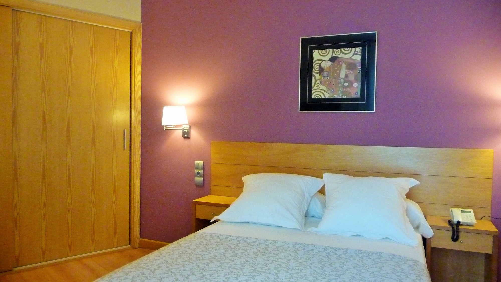 ROOM, SINGLE, SINGLE BED