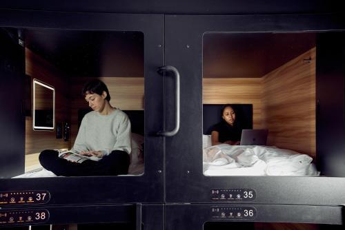 Capsule Hotel Montreal 2/28
