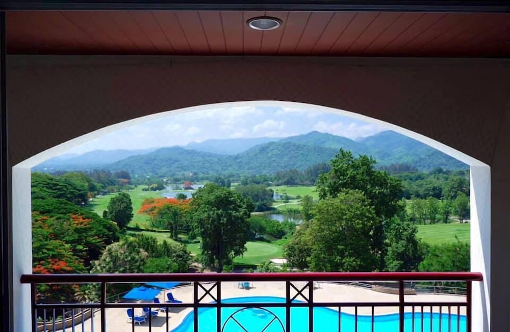SIR JAMES RESORT SARABURI 1/50
