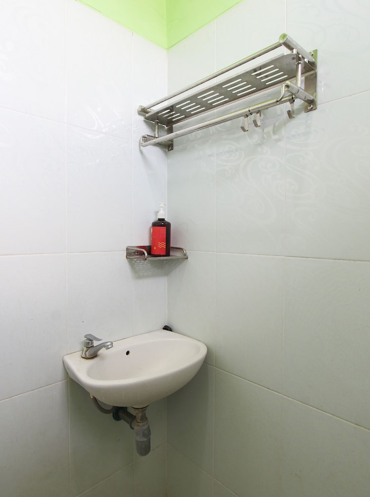 Hotel O Jalan Slamet Riyadi Near Bandara Adi Soemarmo Formerly Amanah Sejahtera 31/32