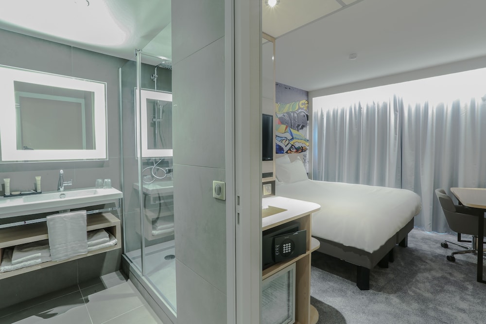 Arena Hotel La Defense 19/21