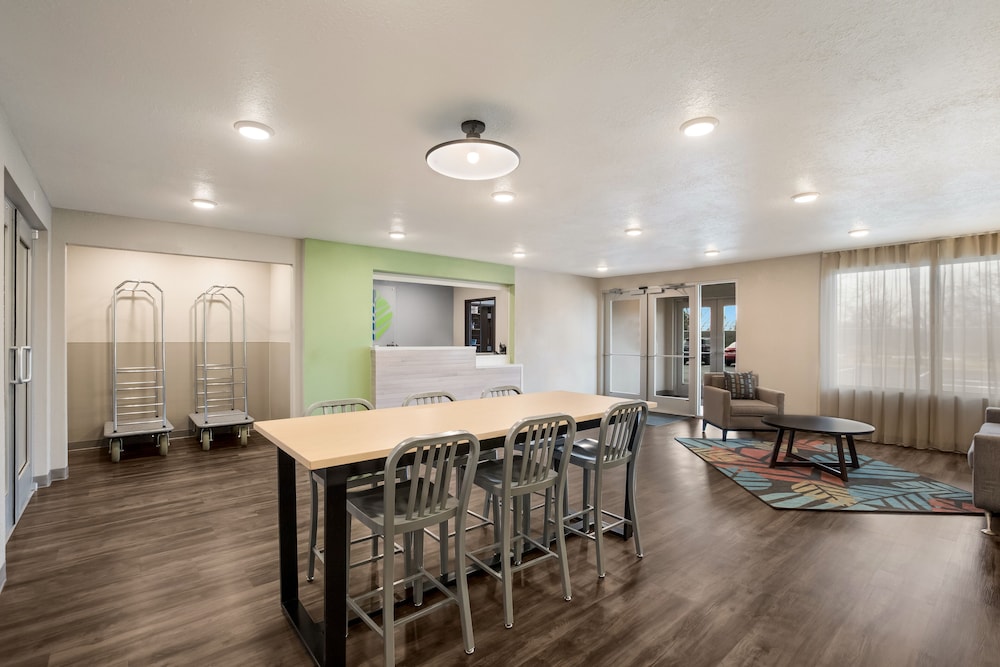 WoodSpring Suites Corona 12/23