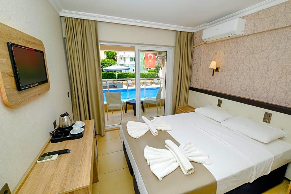 Moni Hotel 9/45