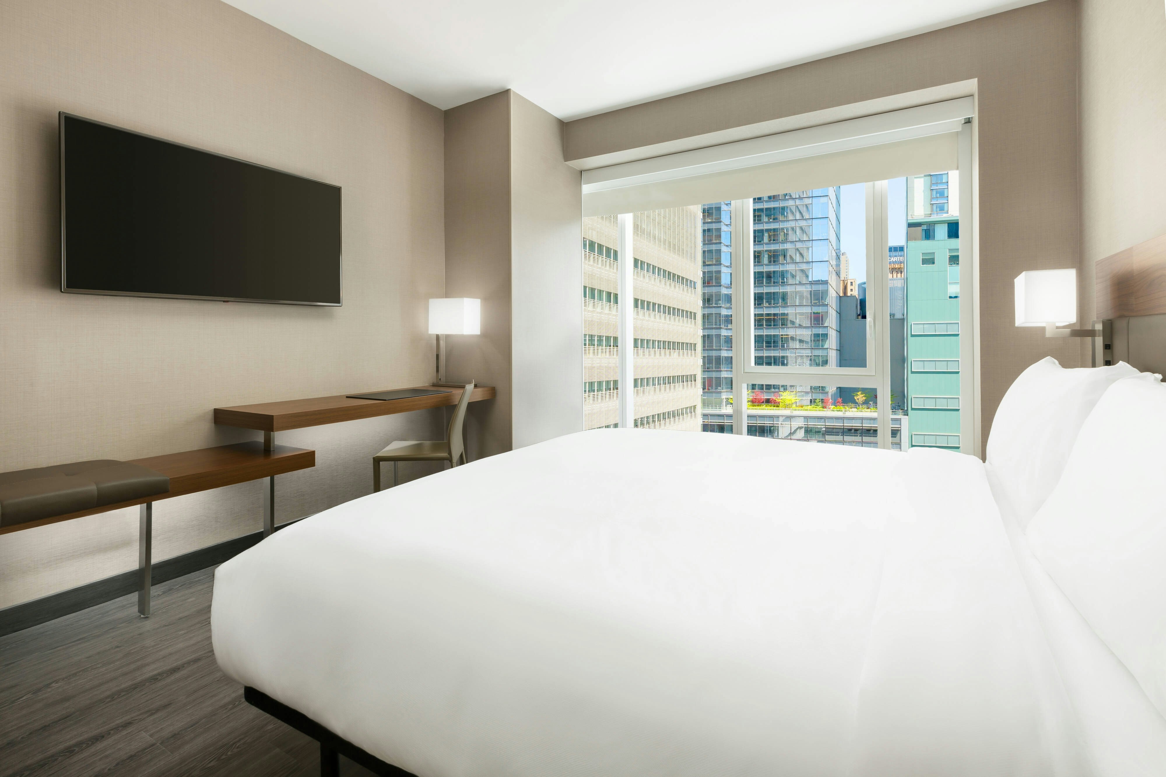 AC HOTEL NEW YORK TIMES SQUARE 28/75