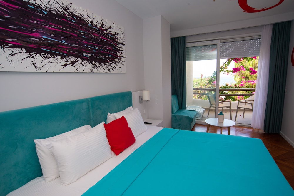 Bougainville Bay Hotel 13/50