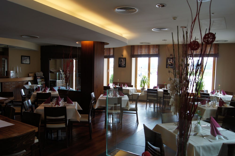 POD WAWELEM HOTEL 34/41