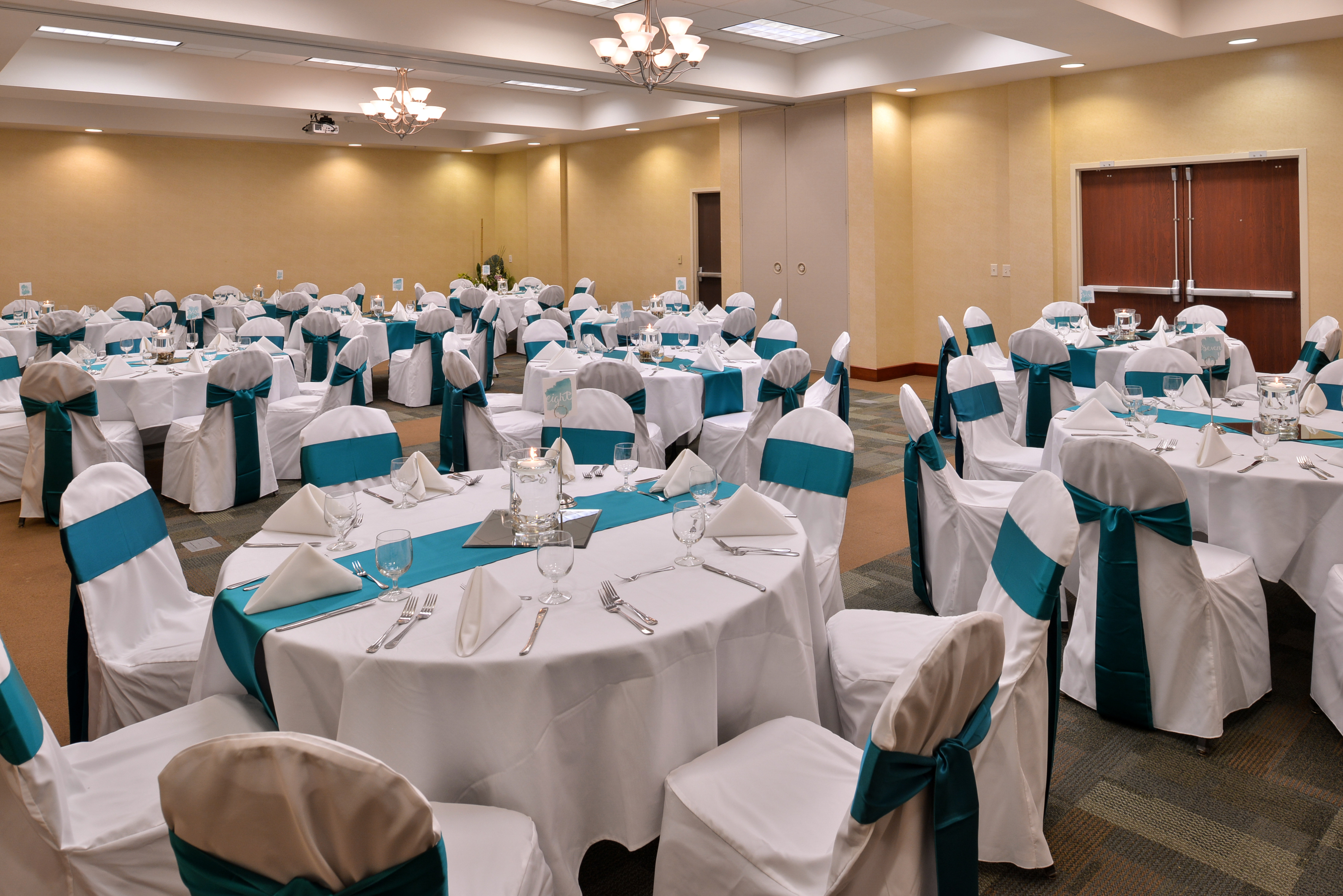 Holiday Inn Madison At The American Center 69/76