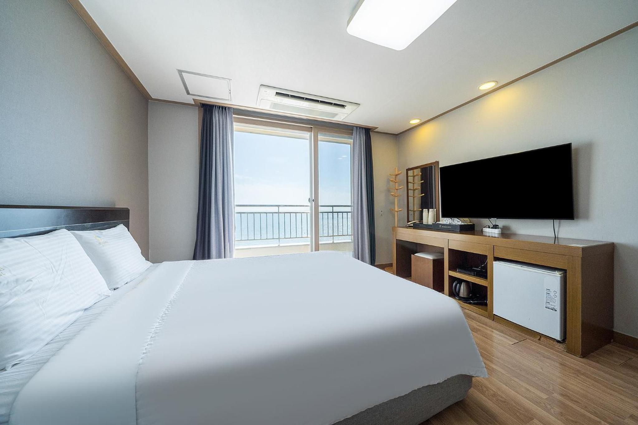 2 Rooms, Special, Queen Bed, Ocean View