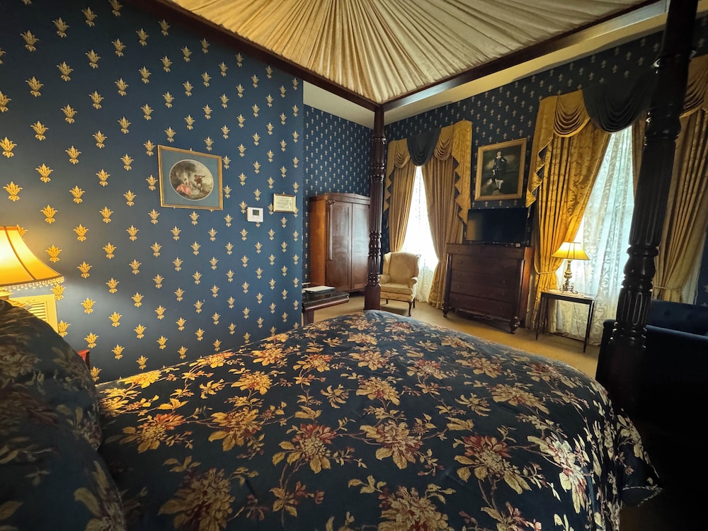 The Guest House Historic Mansion 40/73